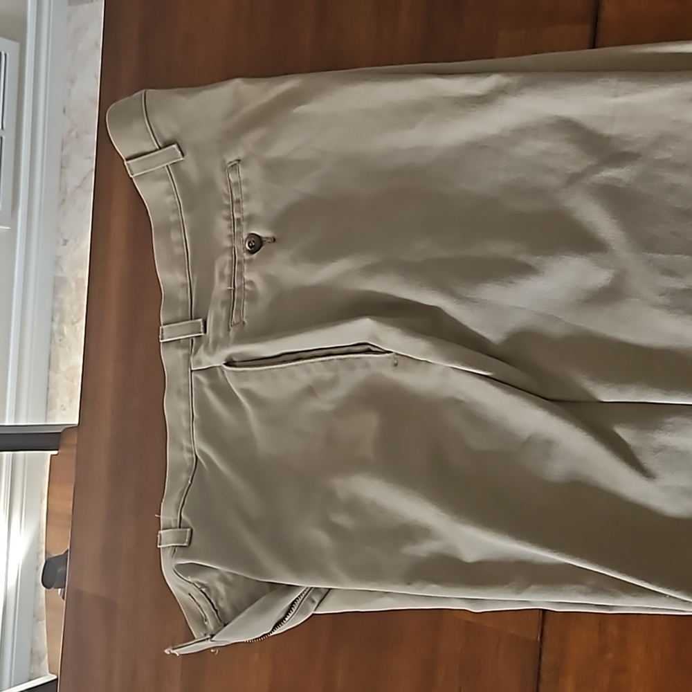 Levi's khaki 36x32